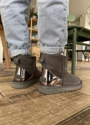 Зимові уггі ugg classic mini ii metallic gray8 фото