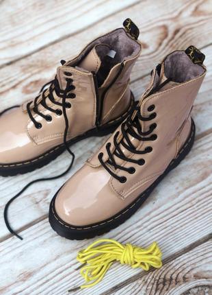 Чоботи зимові dr. martens jadon patent beige хутро2 фото