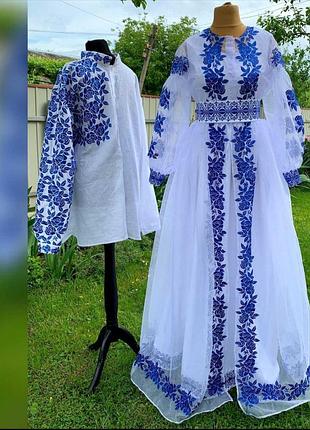 Яркие вышитые комплекты