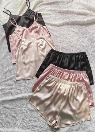 Шовкова піжамка