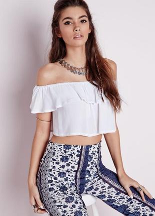 Кроп-топ з воланом