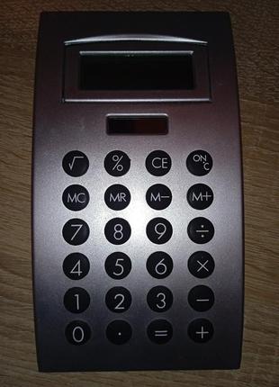 Калькулятор новий на сонячній батарейці німеччина1 фото