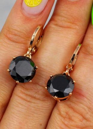 Сережки підвіски xuping jewelry з чорними каменями діаметр каменя 10 мм сережка 2,5 см золотисті