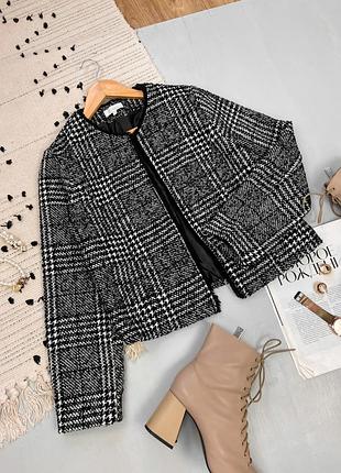 Твідовий жіночий піджак в клітинку