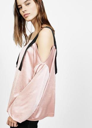 Sale! пудровий світшотик bershka