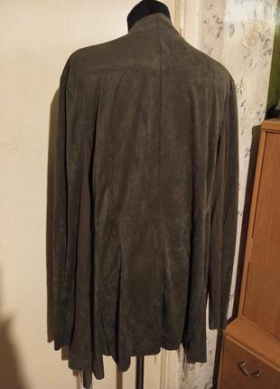 Роскошный,нарядный,оливковый кардиган под замш-экозамш,с карманами и цепочками по канту3 фото