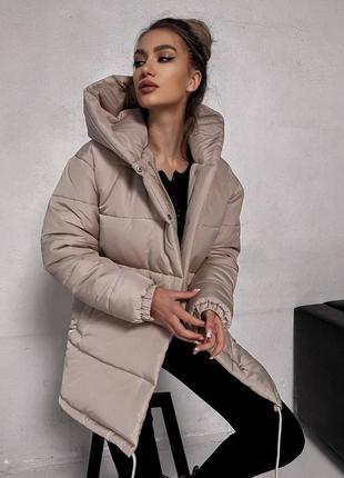 Жіноча куртка зимова тепла чорна коричнева бежева довга стьогана з капюшоном9 фото