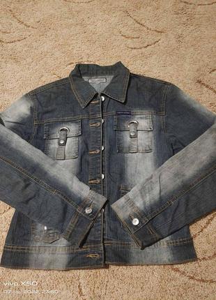 Джинсова куртка