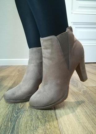 Черевики жіночі mio р.39 устілка 24,5cм.