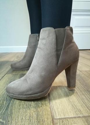 Черевики жіночі mio р.39 устілка 24,5cм.