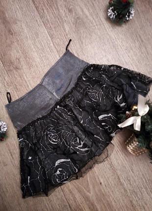 Дуже ошатна красива спідниця