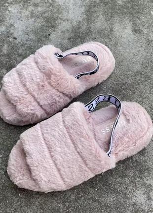Домашні теплі тапочки guess