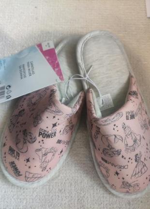 Жіночі капці