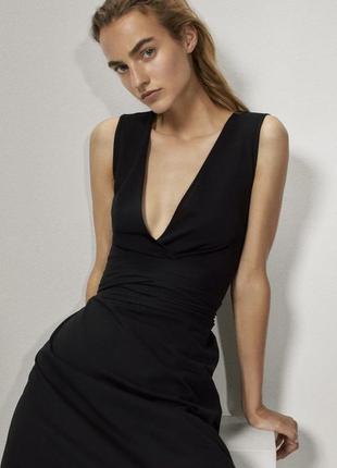 Чорне довге плаття з v-образним вирізом з нової колекції massimo dutti розмір l2 фото