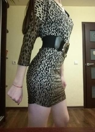 Платье-туника с леопардовым принтом5 фото