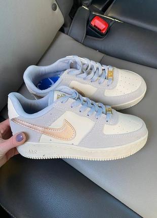 Жіночі стильні демісезонні кросівки nike air force 🆕світлі форси