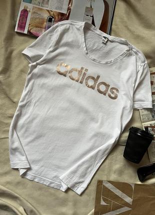 Біла футболка від adidas