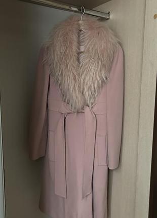 Пальто ніжного пильно розового кольору1 фото