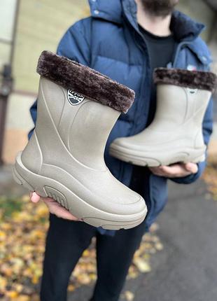 Зимние резиновые сапоги