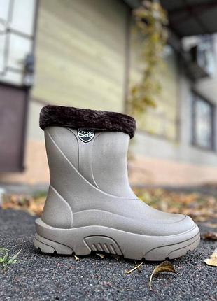 Зимние резиновые сапоги