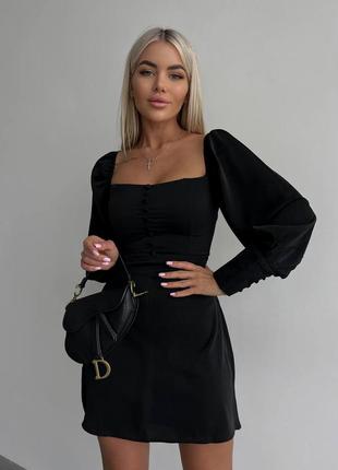Чорна сукня міні із м'якого сатинового матеріалу