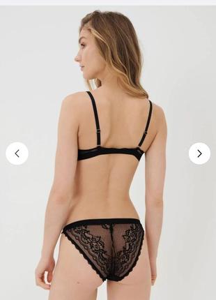 Мереживний бюстгальтер