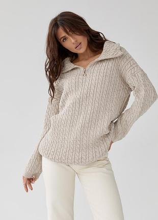 Жіночий в'язаний светр з візерунком «косичка»