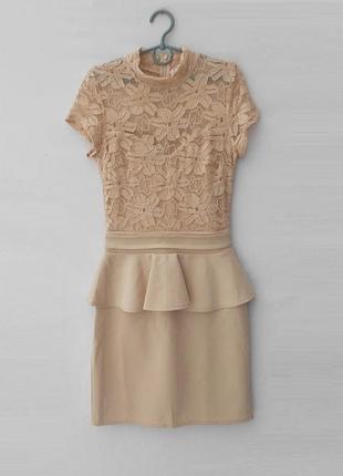 Нарядное  платье по фигурке из плотного трикотажа с кружевным верхом koucla