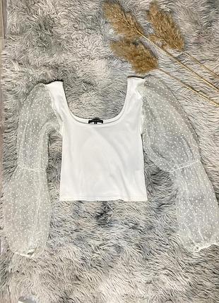 Белоснежный топ кофточка в рубчик с объемными рукавами в сеточку