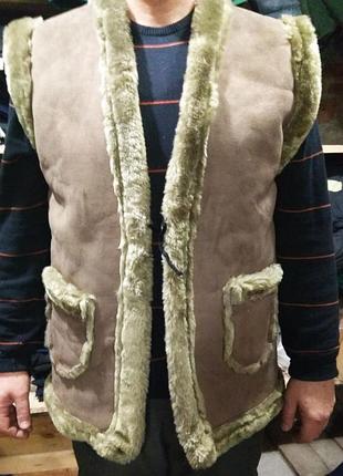 Меховая теплая жилетка