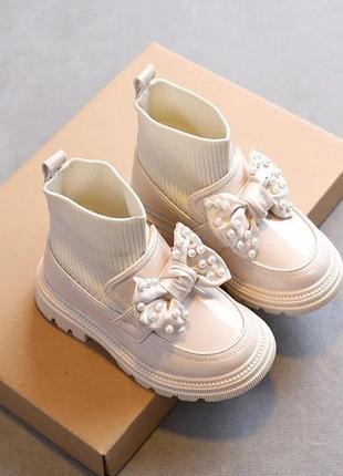 Милі туфлі з шкарпеткою