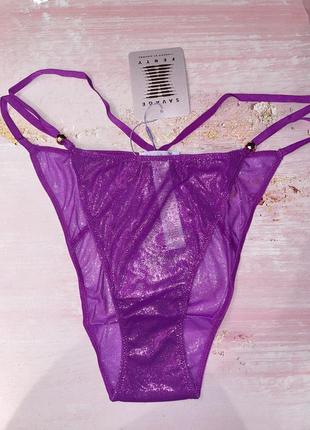 Блестящие фиолетовые трусики бразилиана двойная шлейка с металлическими деталями от savage fenty by rihanna в подарок на особый случай very sexy6 фото