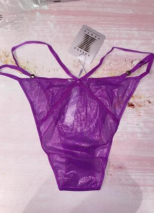 Блестящие фиолетовые трусики бразилиана двойная шлейка с металлическими деталями от savage fenty by rihanna в подарок на особый случай very sexy7 фото