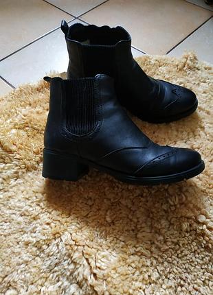 Шкіряні зимові челсі