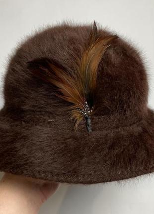 Жіночий капелюх kangol з пером2 фото