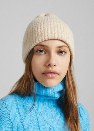 Тёплая шапка bershka