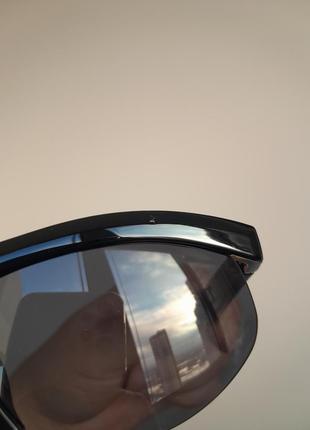 Стильні чорні окуляри у цікавій оправі3 фото
