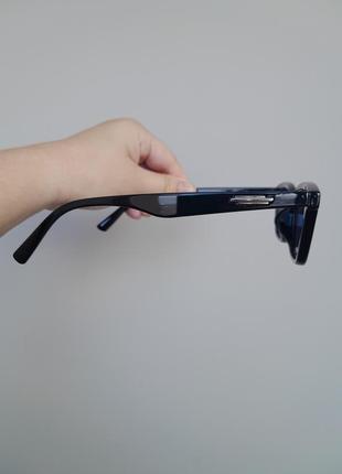 Стильні базові чорні окуляри4 фото