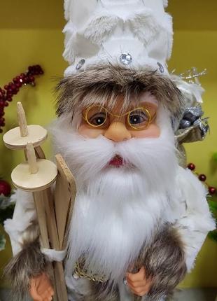 Санта з лижами 55 см