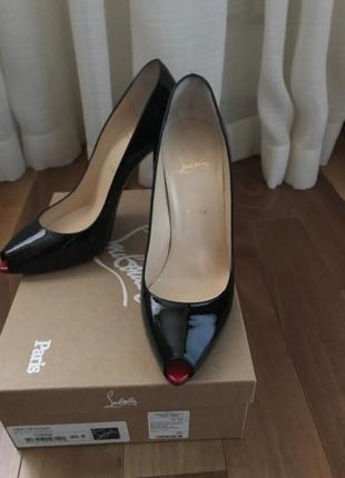 Лаковые вечерние, коктейльные  лодочки christian louboutin размер 40,55 фото