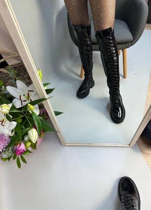 Стильні лакові ботфорти