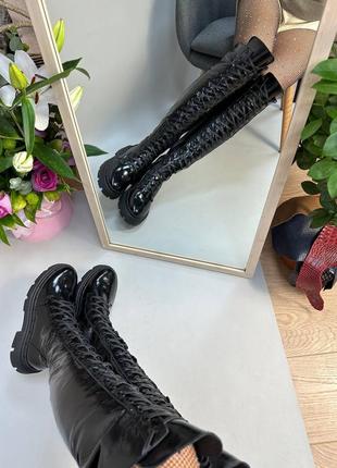 Стильні лакові ботфорти