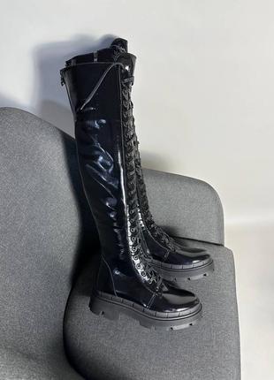 Стильні лакові ботфорти