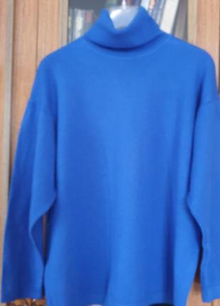 Дуже красивий светрик,95% вовна, 5% кашемір