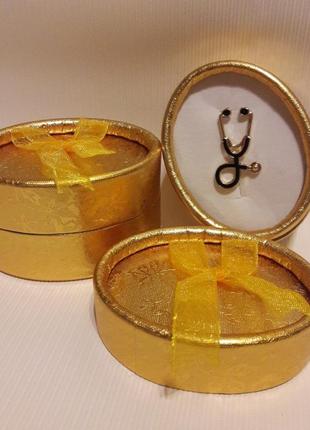 Брошка стетоскоп фонендоскоп