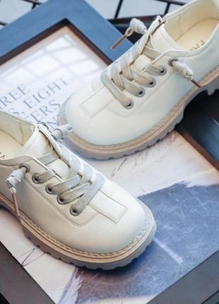 Стильні туфлики для дівчинки