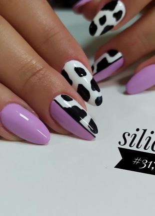 Рожево-бузковий, фіалковий гель лак.