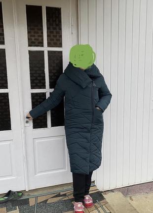 Пальто пуховик куртка на синтепоне длинная зеленая зимняя женская темная1 фото
