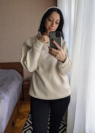 Теплый женский молочный свитшот, худи тринитка на флисе
