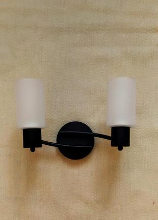 Люстра з поворотними плафонами на 2 лампи — можливий монтаж на стіну як бра6 фото
